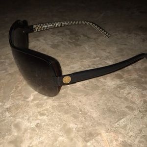 🕶 Tory Burch sunglasses